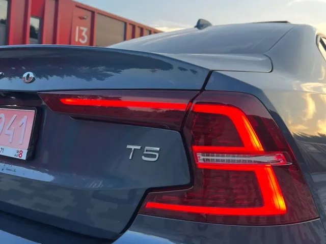 Volvo S60 - фото 5