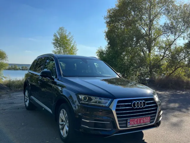 Audi Q7 - фото 1