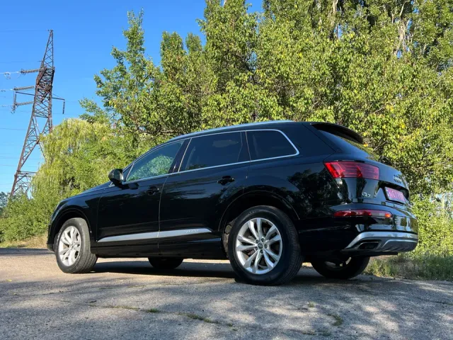 Audi Q7 - фото 4