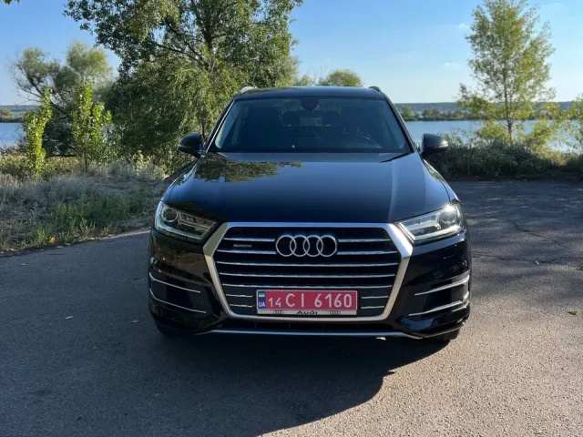 Audi Q7 - фото 2