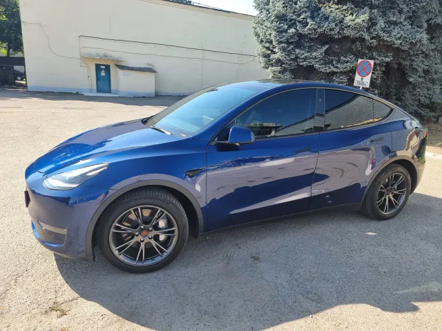 Tesla Model Y - фото 3