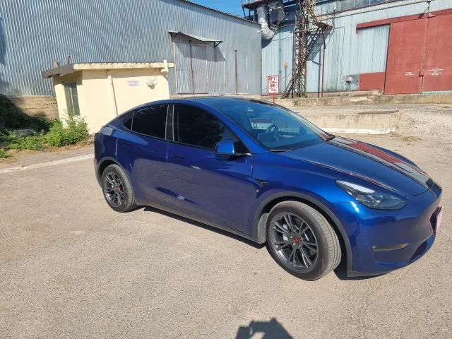 Tesla Model Y - фото 4