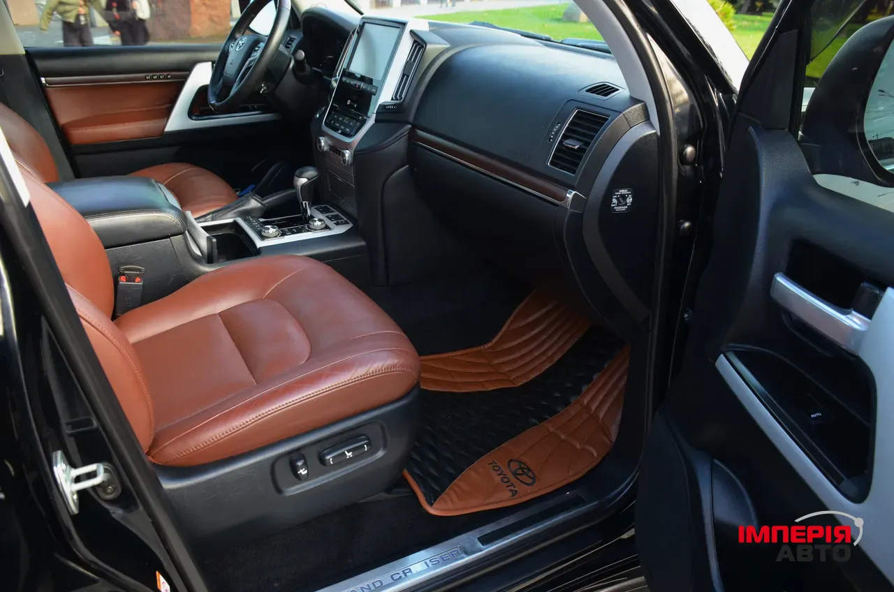 Toyota Land Cruiser - фото 12