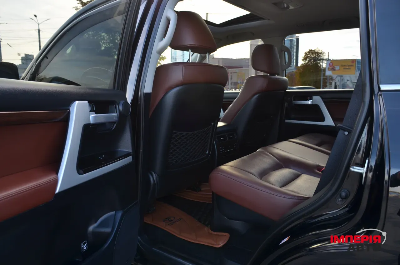 Toyota Land Cruiser - фото 9