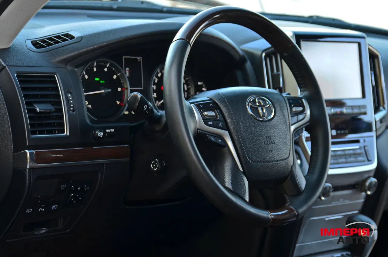 Toyota Land Cruiser - фото 8