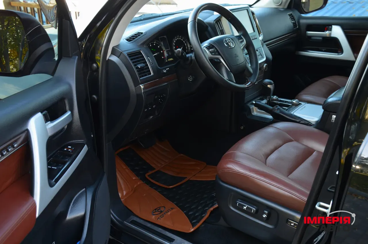Toyota Land Cruiser - фото 6