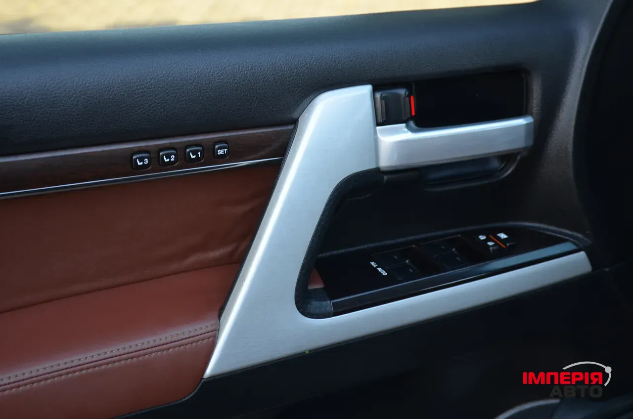 Toyota Land Cruiser - фото 7