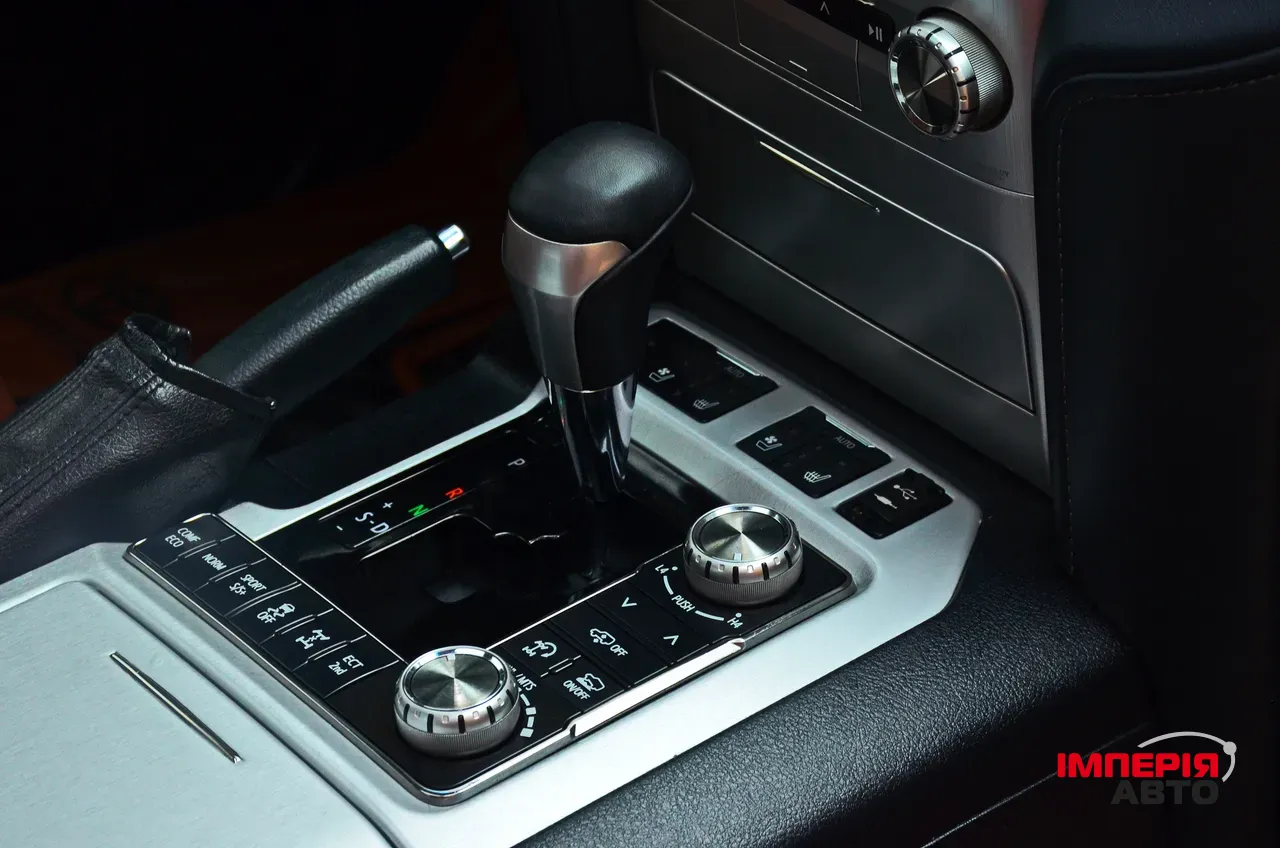 Toyota Land Cruiser - фото 15