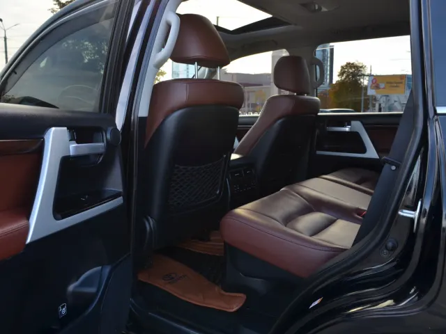 Toyota Land Cruiser - фото 1