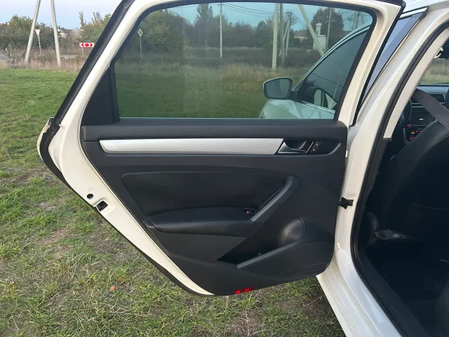 Volkswagen Passat - фото 3