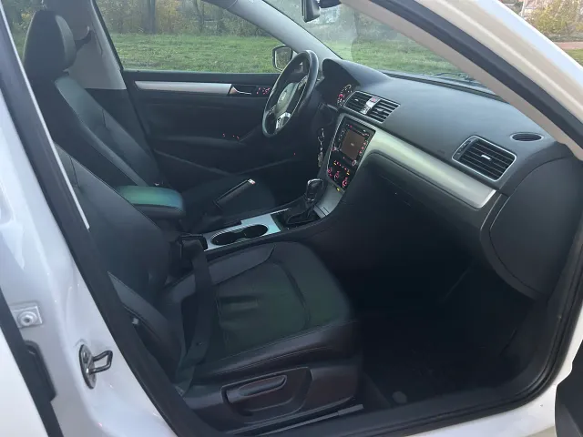 Volkswagen Passat - фото 2