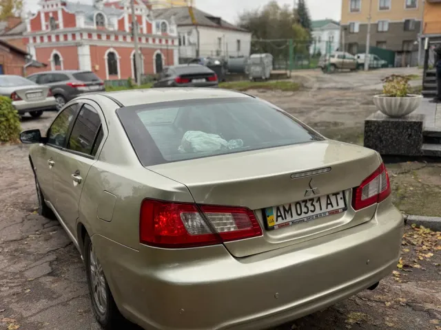 Mitsubishi Galant - фото 4