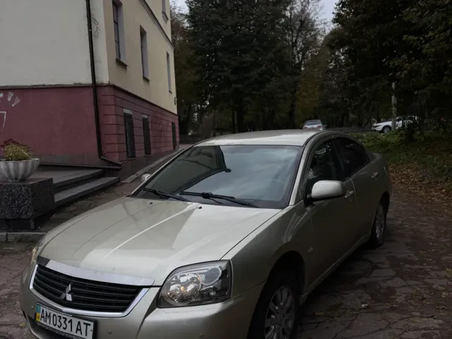 Mitsubishi Galant - фото 2