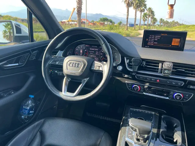 Audi Q7 - фото 3