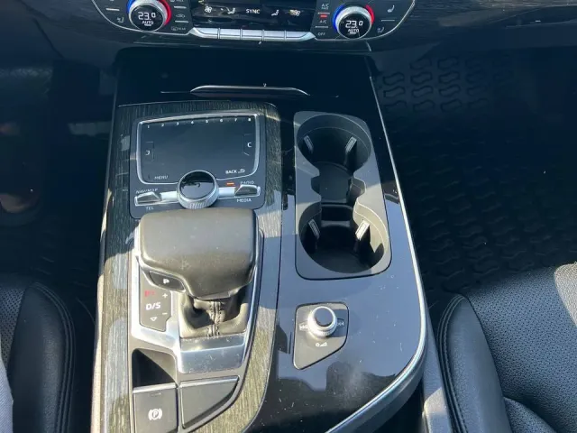 Audi Q7 - фото 4