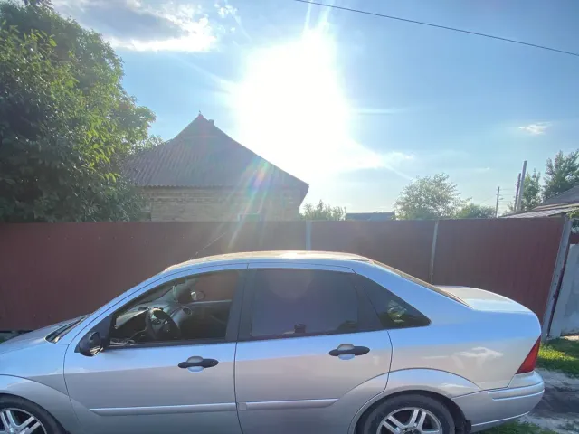 Ford Focus - фото 3