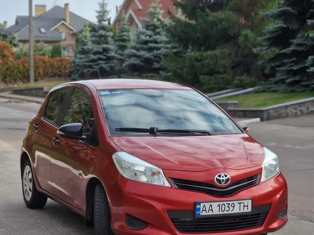 Toyota Yaris - фото 3