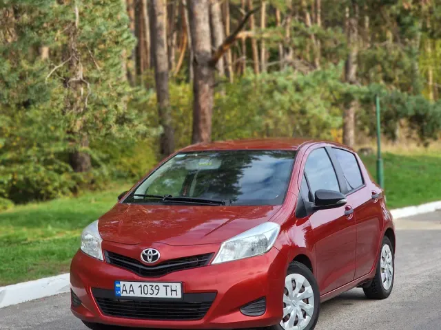 Toyota Yaris - фото 4