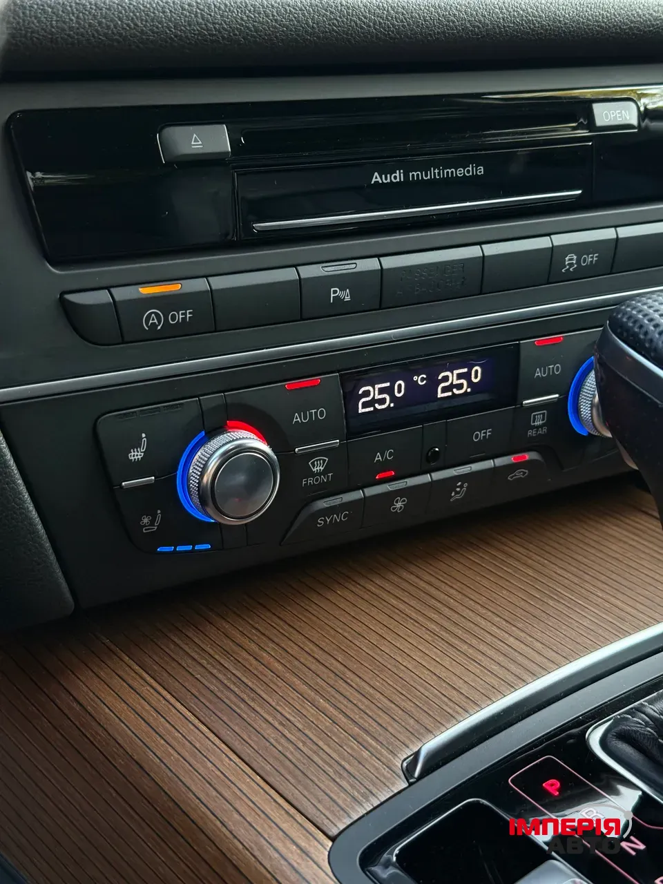 Audi A6 - фото 12