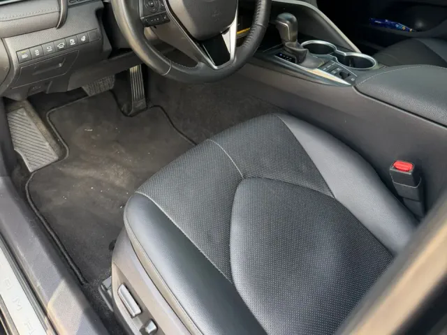 Toyota Camry - фото 2