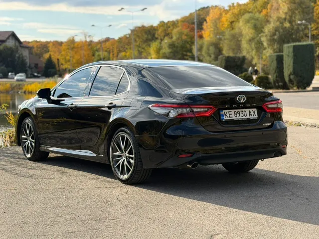 Toyota Camry - фото 4