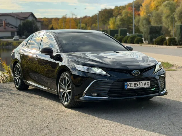 Toyota Camry - фото 3