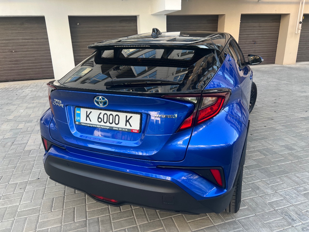 Toyota C-HR - фото 1
