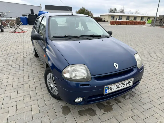 Renault Clio - фото 4