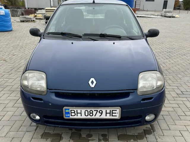 Renault Clio - фото 3