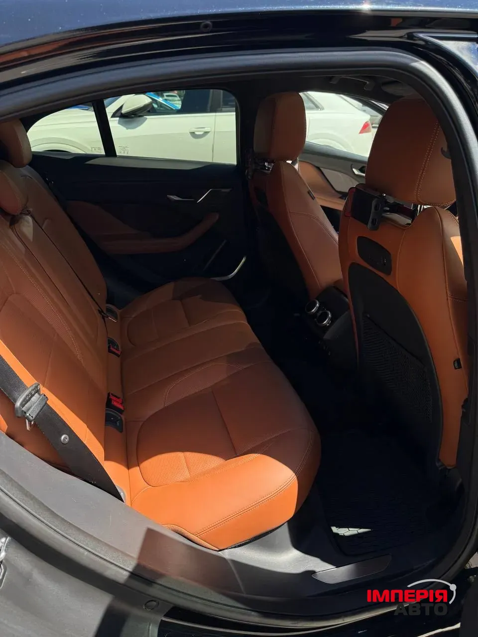 Jaguar I-Pace - фото 16