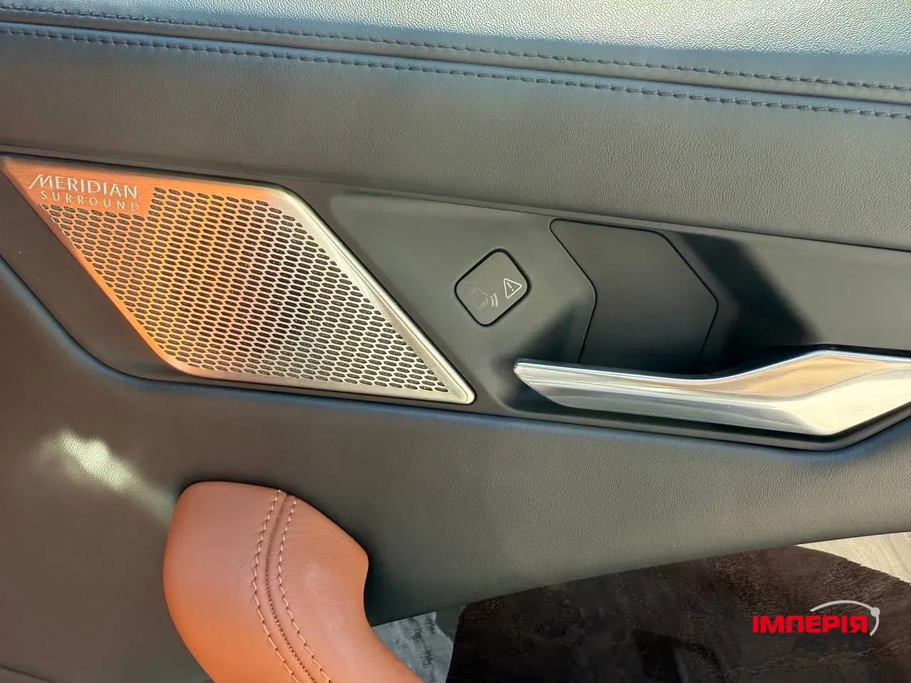 Jaguar I-Pace - фото 10