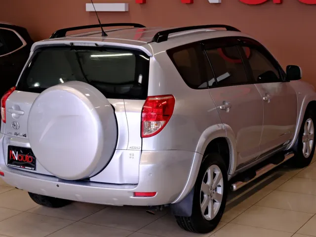 Toyota RAV4 - фото 5