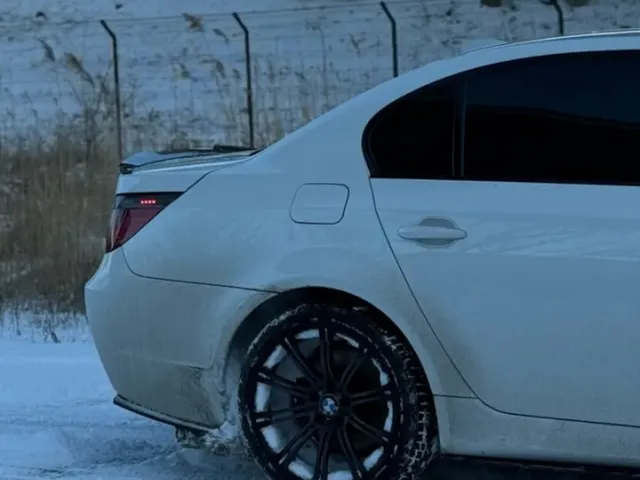 BMW 5 серії - фото 2