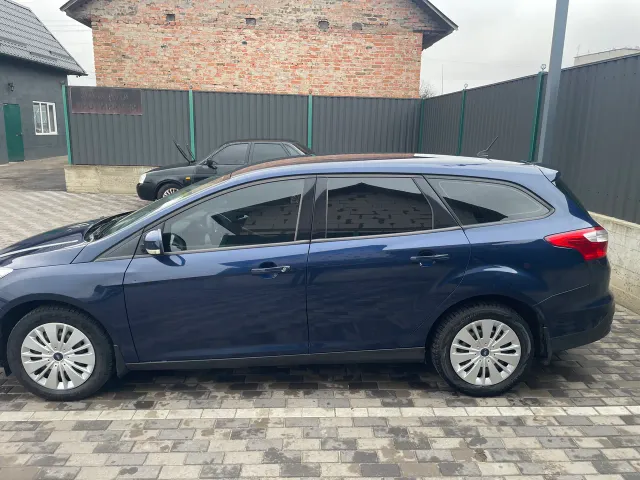 Ford Focus - фото 5