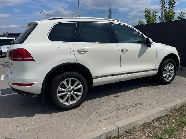 Volkswagen Touareg - фото 2