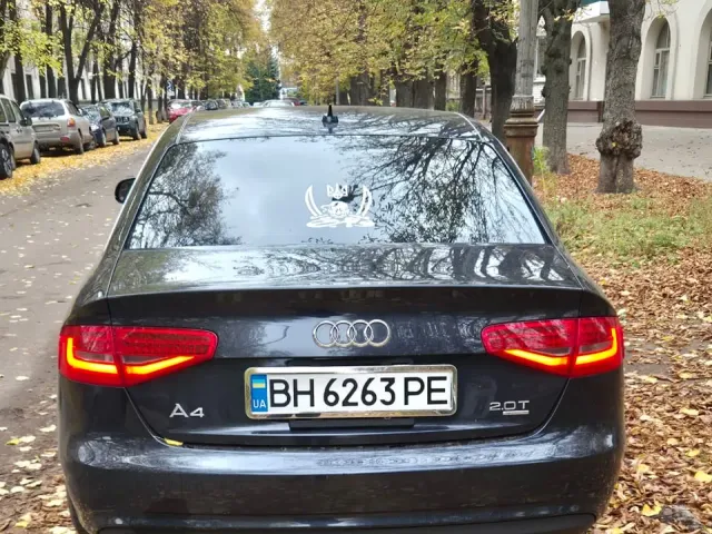 Audi A4 - фото 4