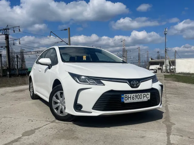 Toyota Corolla - фото 1