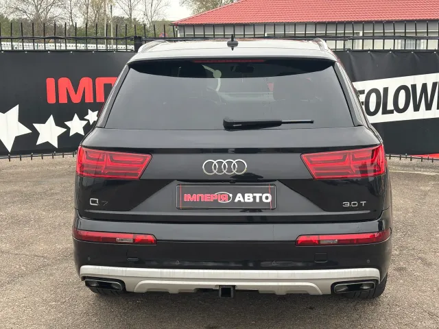 Audi Q7 - фото 5