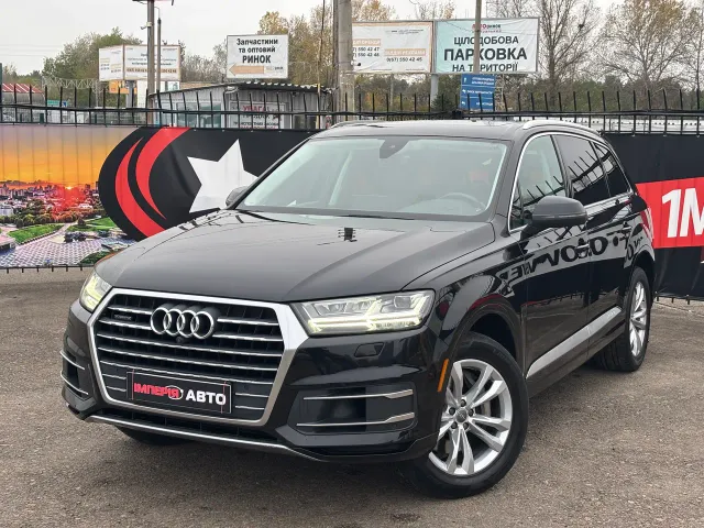 Audi Q7 - фото 1