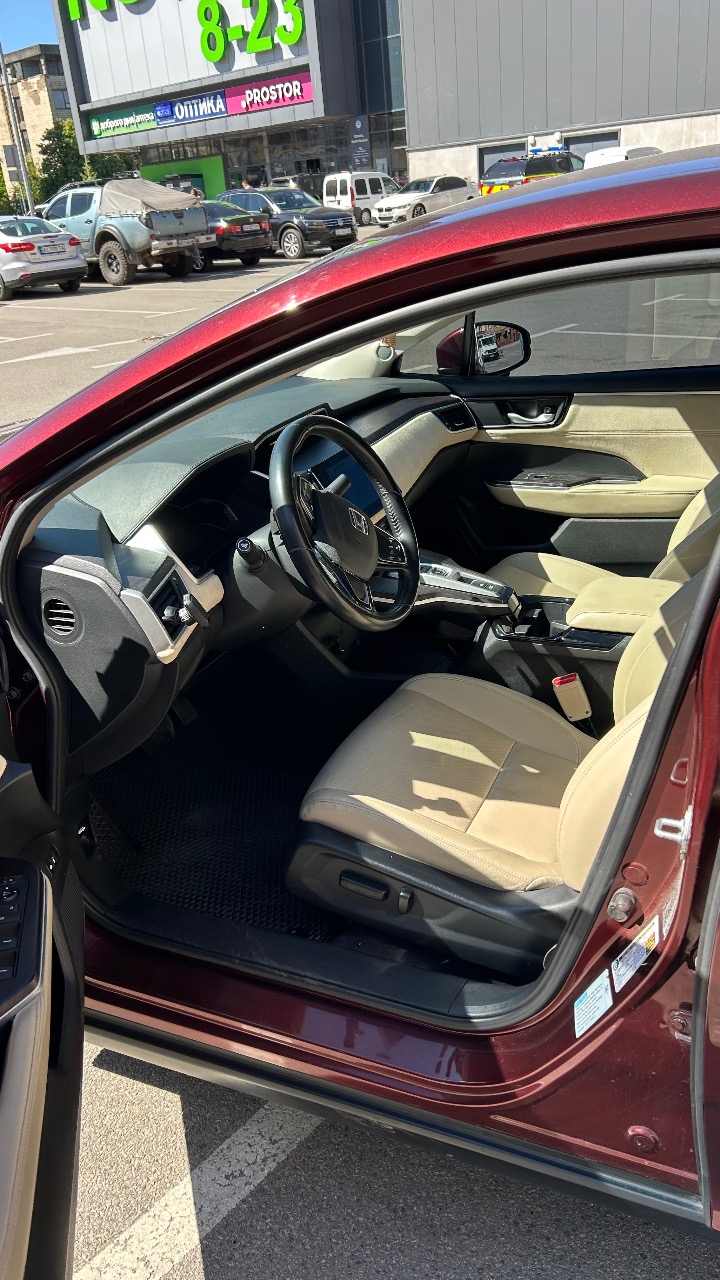 Honda Clarity - фото 14