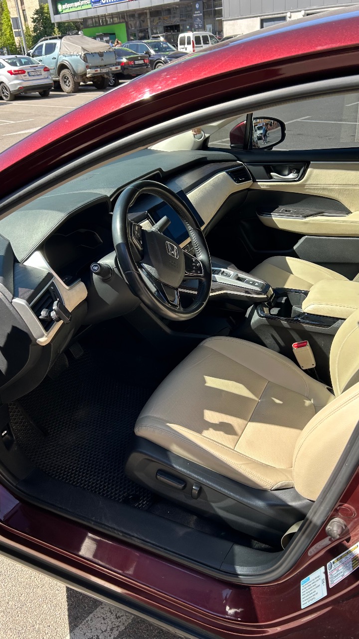 Honda Clarity - фото 17