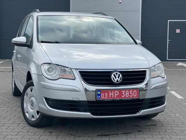 Volkswagen Touran - фото 2