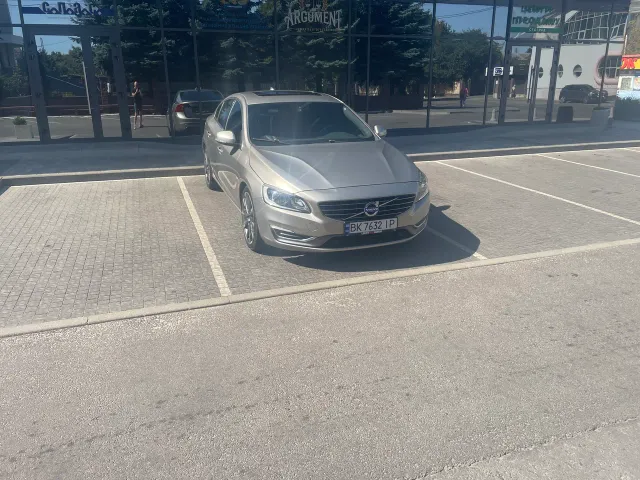 Volvo S60 - фото 3
