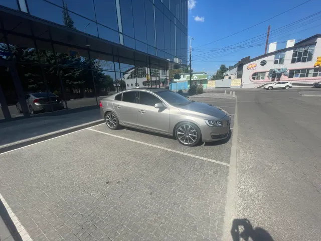 Volvo S60 - фото 2