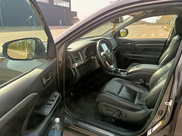 Toyota Highlander - фото 4