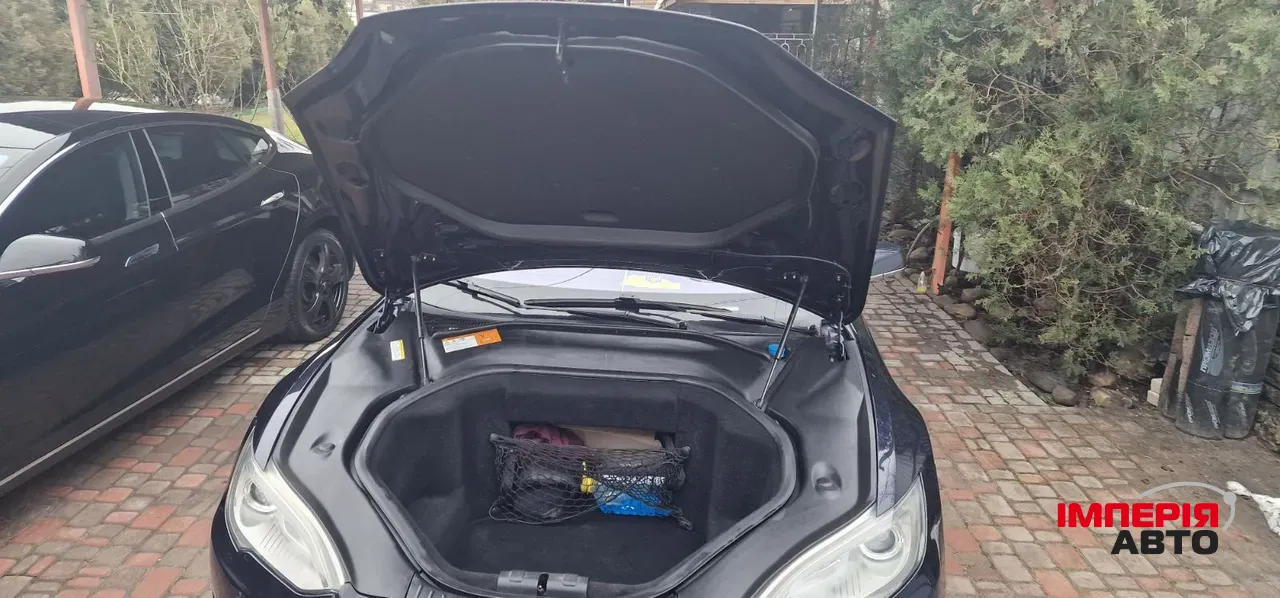 Tesla Model S - фото 21
