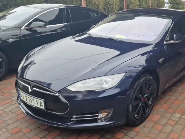 Tesla Model S - фото 2