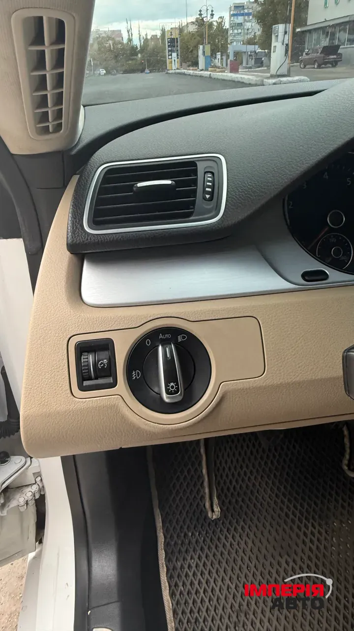 Volkswagen Passat CC - фото 16