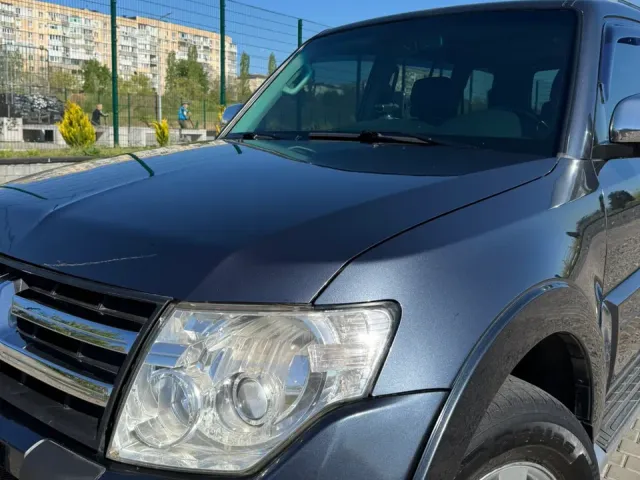 Mitsubishi Pajero - фото 3