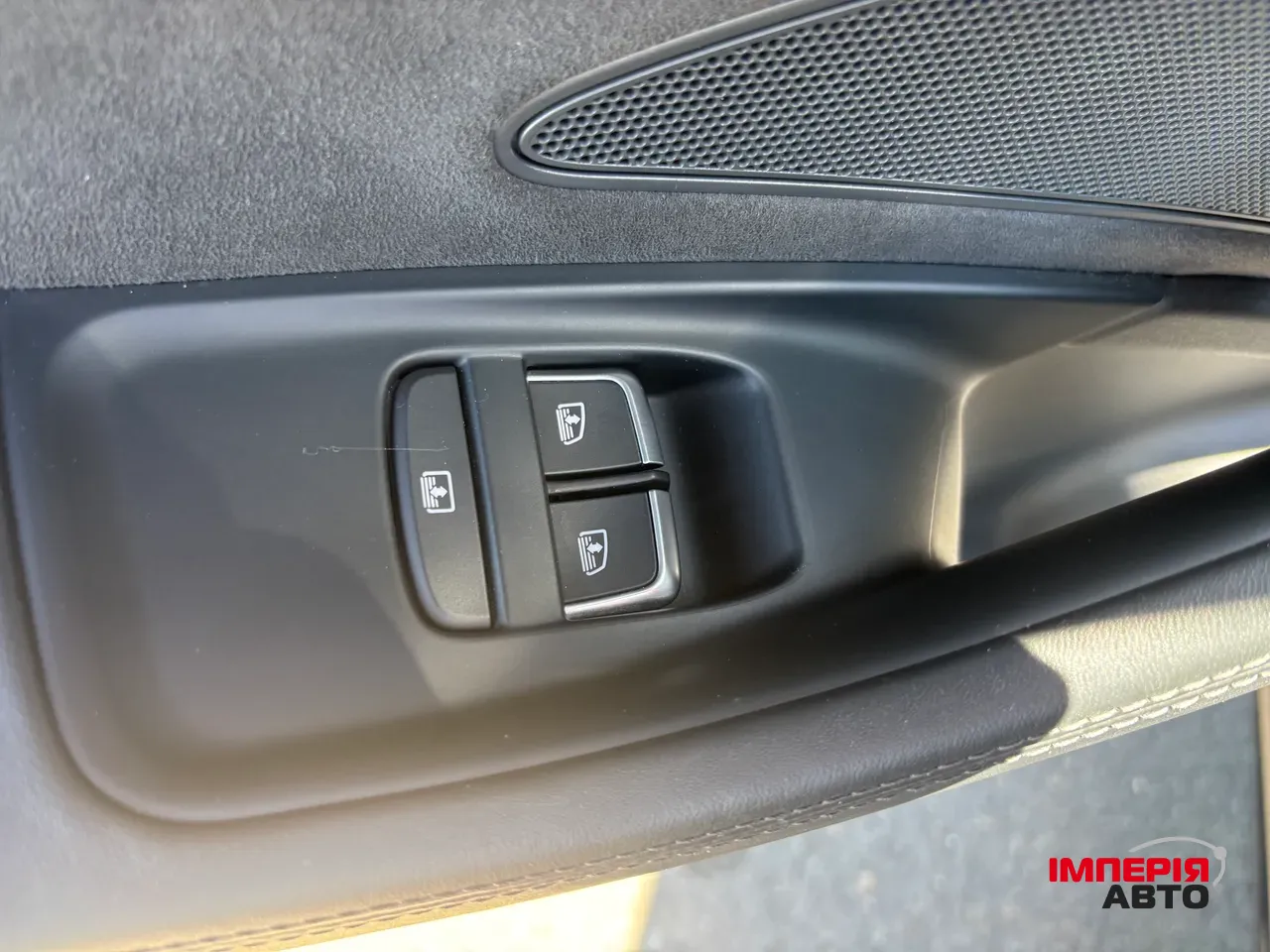 Audi A8 - фото 7